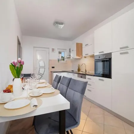 Apartman Rogoznica's Hidden Gem *