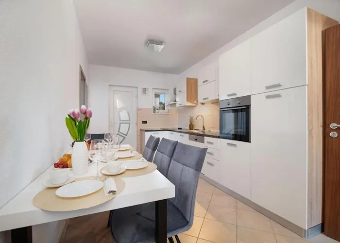 Apartman Rogoznica's Hidden Gem *