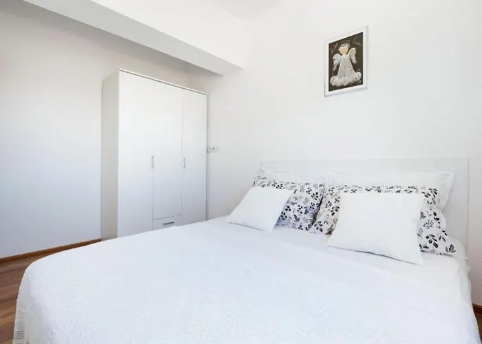 Apartman Rogoznica's Hidden Gem *